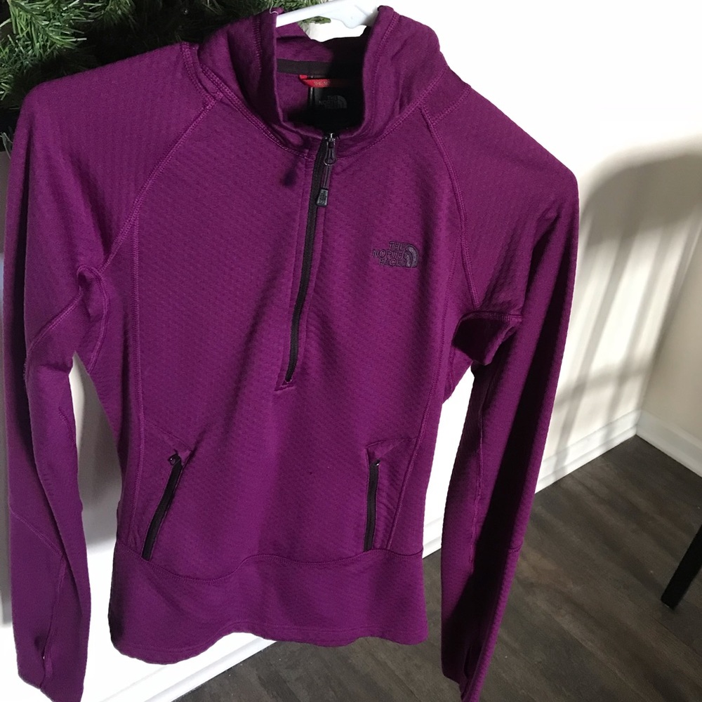 Beautiful purple north face honeycomb half zip